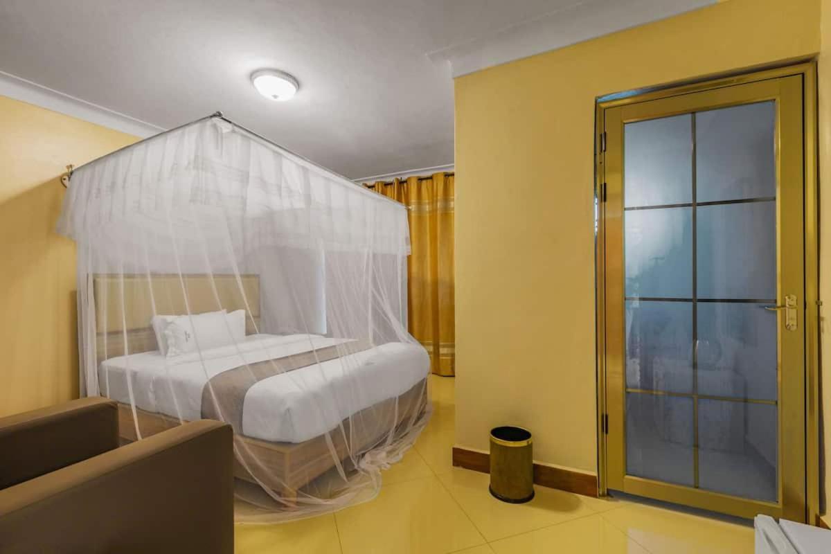 Santa Maria Hotel Entebbe Exterior photo